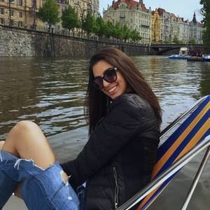 Meet your Posher, Katie